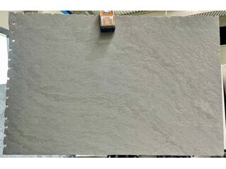 Q 027 Leather Quartzite Grey (120522)