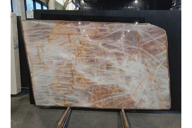 Q 068 L Scarlet Crystal (001030)